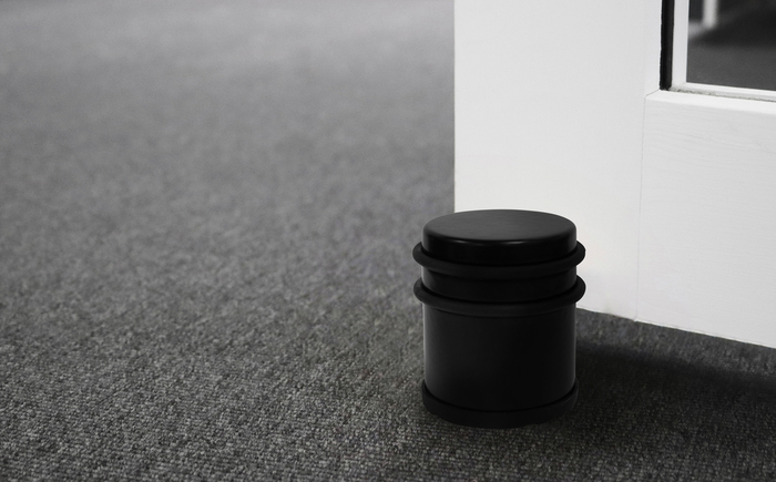 Dørstopper frittstående Ø62 x 75 mm matt svart